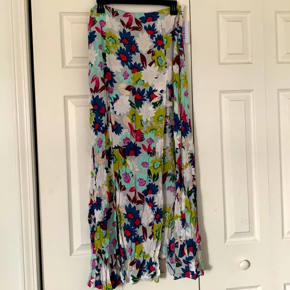 NWT Guess Kloey Double Slit Floral Maxi Skirt. Size 8. Poppy Jungle Grey. - Picture 3 of 9